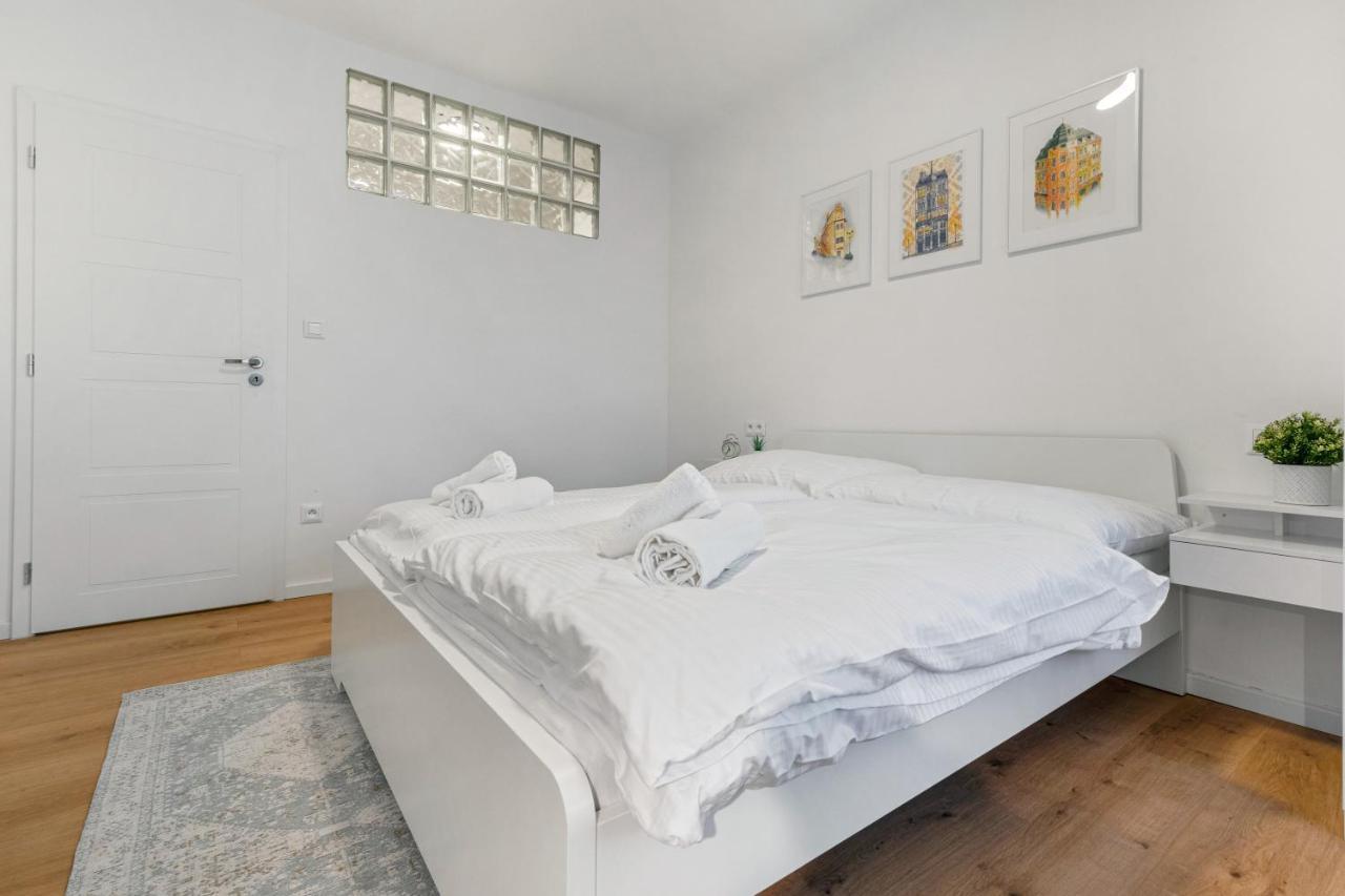 Bratislava Touch 2 Bedroom Apt מראה חיצוני תמונה